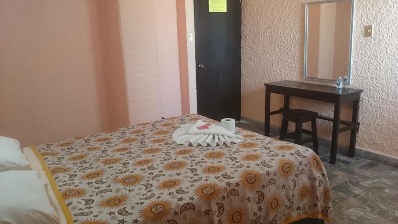 Hotel Palomino Palace